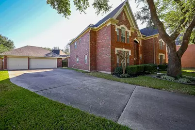4710 April Meadow Way, Sugar Land, TX 77479 - Photo 3