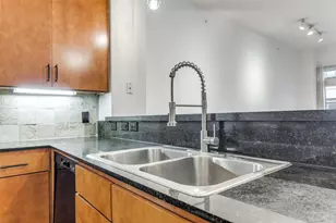 1901 Post Oak Blvd, Houston, TX 77056 - Photo 19