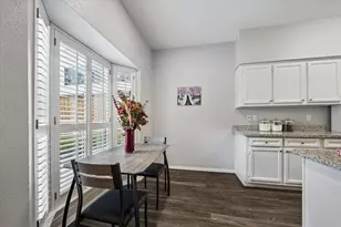701 Bering Dr, Houston, TX 77057 - Photo 7