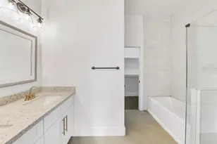 4818 Paula St, Houston, TX 77033 - Photo 9