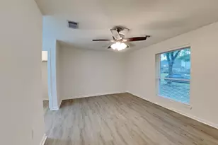 10527 Mills Walk Dr, Houston, TX 77070 - Photo 9
