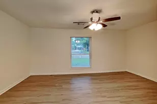 10527 Mills Walk Dr, Houston, TX 77070 - Photo 11
