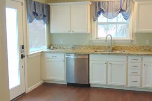 1914 52nd St, Galveston, TX 77551 - Photo 15