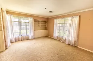 322 E Obryant St, Bellville, TX 77418 - Photo 9