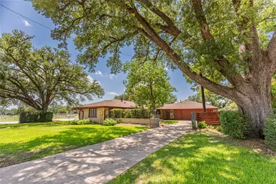 322 E Obryant Street, Bellville, TX 77418 - Photo 23