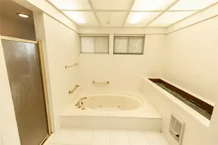 322 E Obryant St, Bellville, TX 77418 - Photo 15