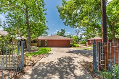 322 E Obryant Street, Bellville, TX 77418 - Photo 27