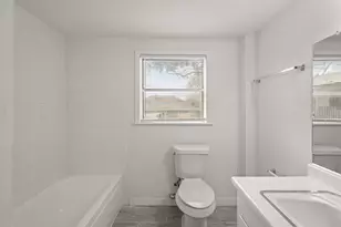 105 W Linney St, Dayton, TX 77535 - Photo 13