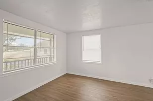 105 W Linney St, Dayton, TX 77535 - Photo 21