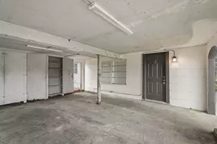 105 W Linney St, Dayton, TX 77535 - Photo 31