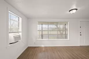 105 W Linney St, Dayton, TX 77535 - Photo 17