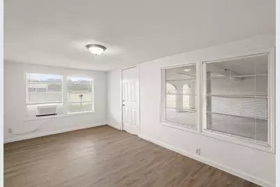 105 W Linney Street, Dayton, TX 77535 - Photo 33