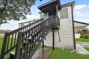 105 W Linney St, Dayton, TX 77535 - Photo 5