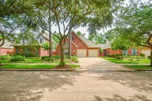 46 Grants Lake Cir, Sugar Land, TX 77479 - Photo 3