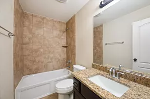 208 Morgan Isle Ln, Dickinson, TX 77539 - Photo 9