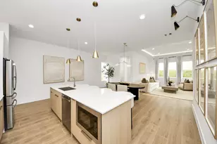 9123 La Pau Ln, Houston, TX 77051 - Photo 9