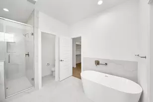 9123 La Pau Ln, Houston, TX 77051 - Photo 33