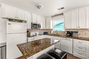 2815 Bluewater Hwy, Surfside Beach, TX 77541 - Photo 21