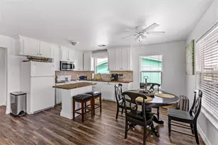 2815 Bluewater Hwy, Surfside Beach, TX 77541 - Photo 17