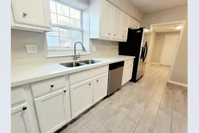 2313 35th Avenue N, Texas City, TX 77590 - Photo 9