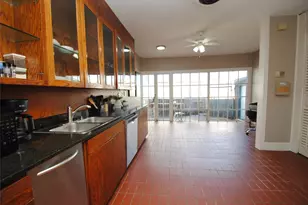 1110 Missouri St, Houston, TX 77006 - Photo 25