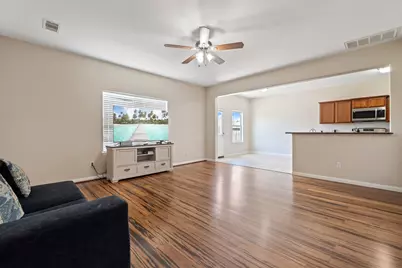 803 Marigold Road, Baytown, TX 77521 - Photo 9