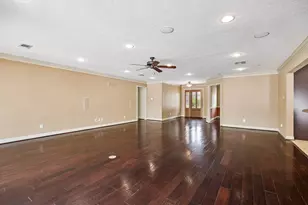 7726 Meadowvale Dr, Houston, TX 77063 - Photo 9