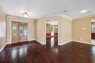 7726 Meadowvale Dr, Houston, TX 77063 - Photo 7