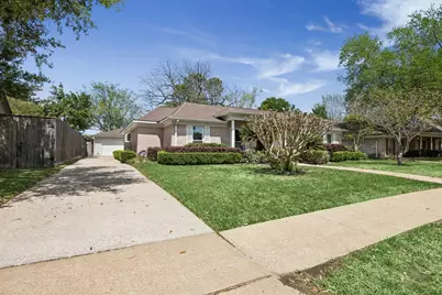 7726 Meadowvale Drive, Houston, TX 77063 - Photo 3