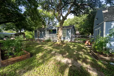 2308 Avenue L, Bay City, TX 77414 - Photo 5