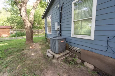 2308 Avenue L, Bay City, TX 77414 - Photo 9