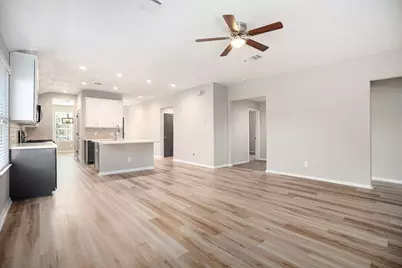 4027 Spurwing Lane, Baytown, TX 77521 - Photo 11