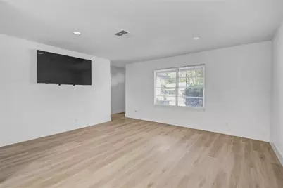 1412 W 10th Street, Freeport, TX 77541 - Photo 7