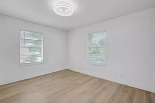 1412 W 10th St, Freeport, TX 77541 - Photo 21