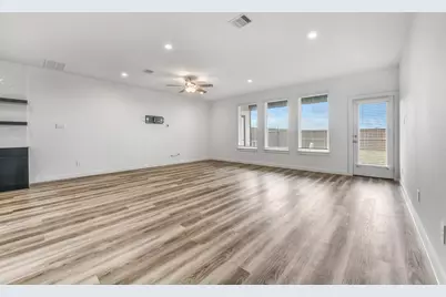 3028 Crown Gate Drive, Houston, TX 77047 - Photo 5