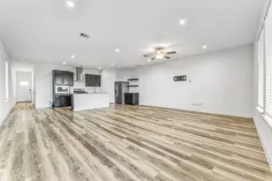 3028 Crown Gate Dr, Houston, TX 77047 - Photo 7