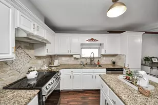 21739 Stoney Bluff Ln, Katy, TX 77449 - Photo 11