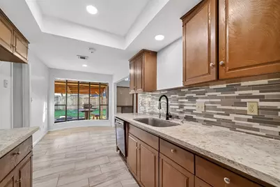 10706 Sagebluff Drive, Houston, TX 77089 - Photo 7