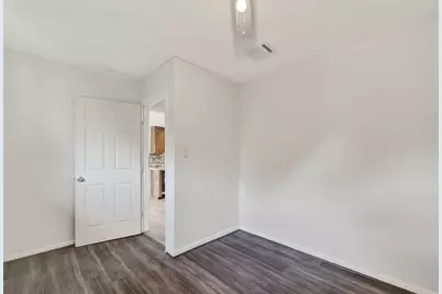 10706 Sagebluff Drive, Houston, TX 77089 - Photo 15