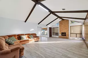 10706 Sagebluff Dr, Houston, TX 77089 - Photo 3