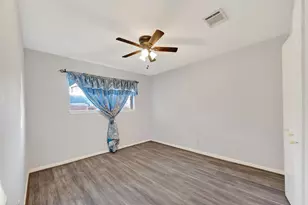 10706 Sagebluff Dr, Houston, TX 77089 - Photo 17