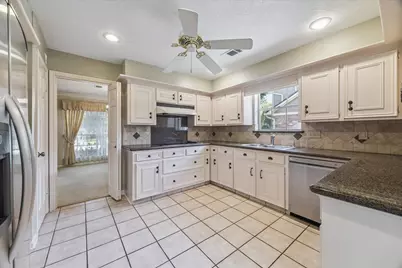 11334 Chevy Chase Drive, Houston, TX 77077 - Photo 13