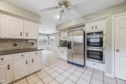 11334 Chevy Chase Drive, Houston, TX 77077 - Photo 15