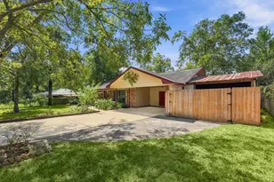 1305 Houston St, Conroe, TX 77301 - Photo 3