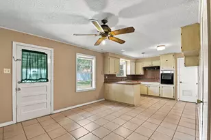 1305 Houston St, Conroe, TX 77301 - Photo 15