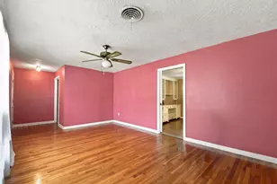 1305 Houston St, Conroe, TX 77301 - Photo 9