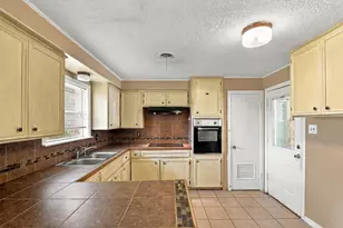 1305 Houston St, Conroe, TX 77301 - Photo 11