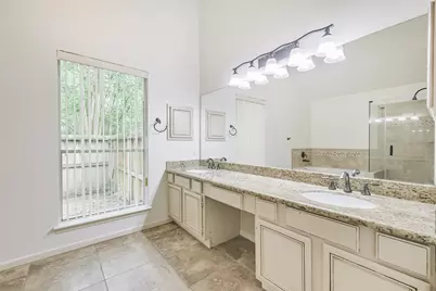 43 E Trillium Circle, The Woodlands, TX 77381 - Photo 23