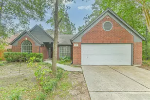 43 E Trillium Cir, The Woodlands, TX 77381 - Photo 1