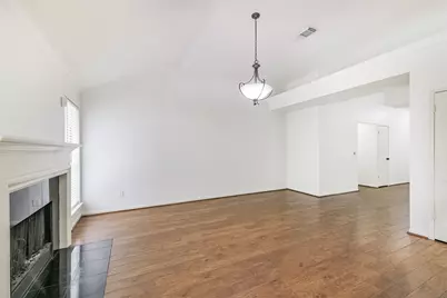 43 E Trillium Circle, The Woodlands, TX 77381 - Photo 5